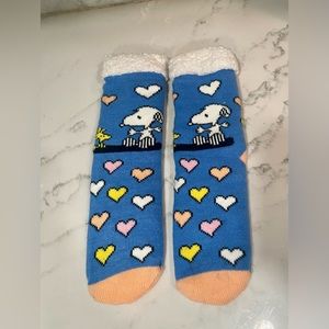 Peanuts Snoopy Sherpa Lined Non-Slip One Size Slipper Socks- New w/o Tags